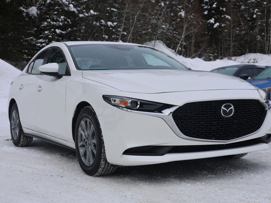 Mazda Mazda3 Similicuir, toit ouvrant, caméra de recul, volant et sièges chauffants 2025 Quartz platine métallisé