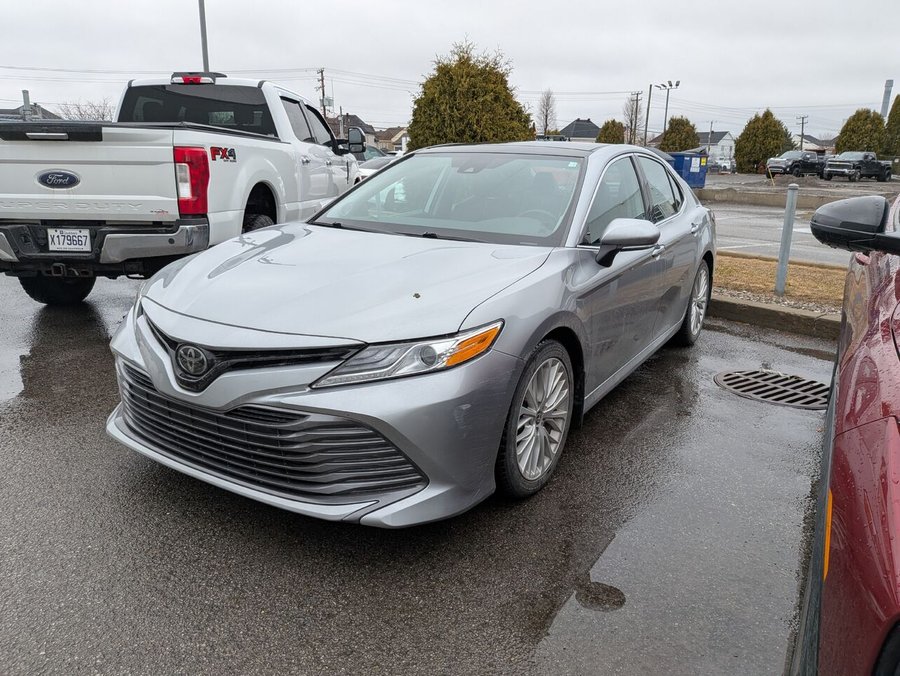 Toyota Camry XLE AUTOMATIQUE-TOIT PANORAMIQUE-BANC CHAUFFANT-BLUETOOTH 2020 Argent