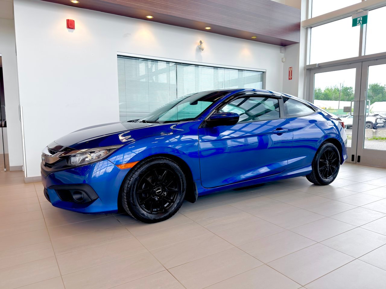 2018 Honda Civic Coupe Blue Notre-Dame-des-Prairies - photo #2