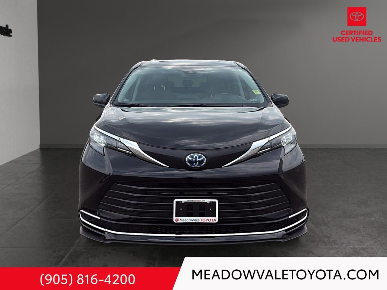 2024 Toyota Sienna One Owner, 4 New Tires, Midnight Black Metallic Mississauga - photo #1