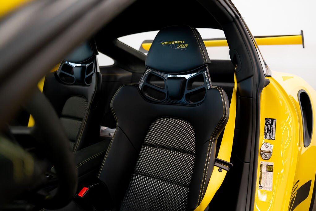 Porsche 911 GT3RS Weissach 2024 Jaune Kirkland - photo #28
