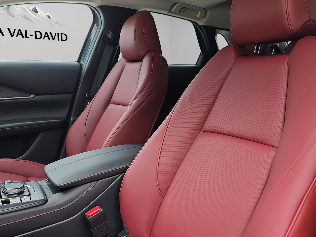 Mazda CX-30 GT, awd, toit ouvrant, Écran 360 degré, Navigation, chargeur sans fil pour cellulaire 2026 Gris aéro métallisé Val-David - photo #5