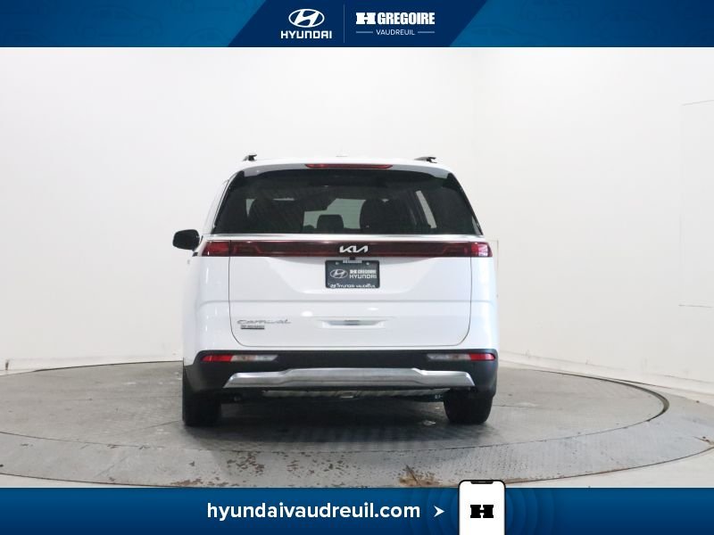 2022 Kia Carnival White Laval - photo #8