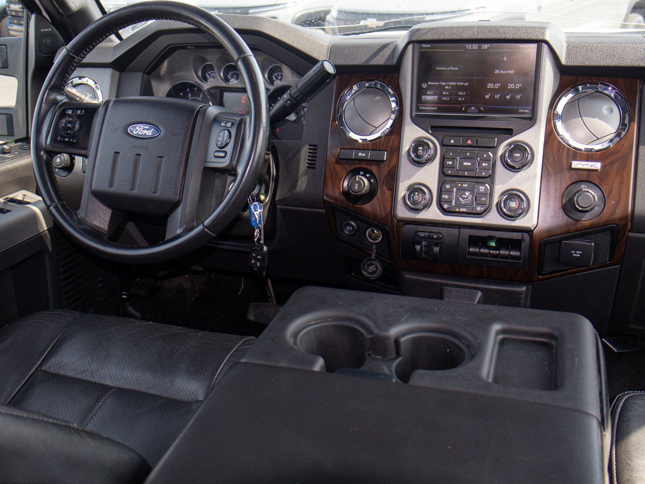 2016 Ford Super Duty F-350 SRW 4WD Crew Cab 156 Lariat White Sherwood Park - photo #28