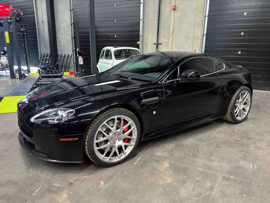 2012 Aston Martin V8 Vantage 2012 Black