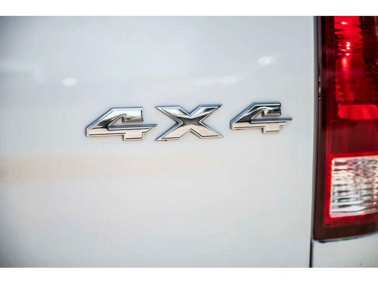 Ram 1500 2017 Blanc Sainte-Julienne - photo #8
