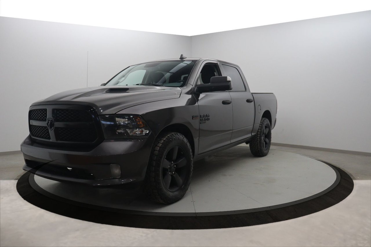 2020 Ram 1500 Classic VIN 3C6RR7KT4LG183911 Grey Chicoutimi - photo #0