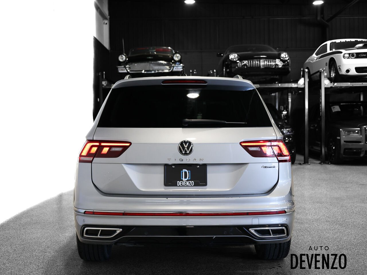 2023 Volkswagen Tiguan Silver Saint-Eustache - photo #3