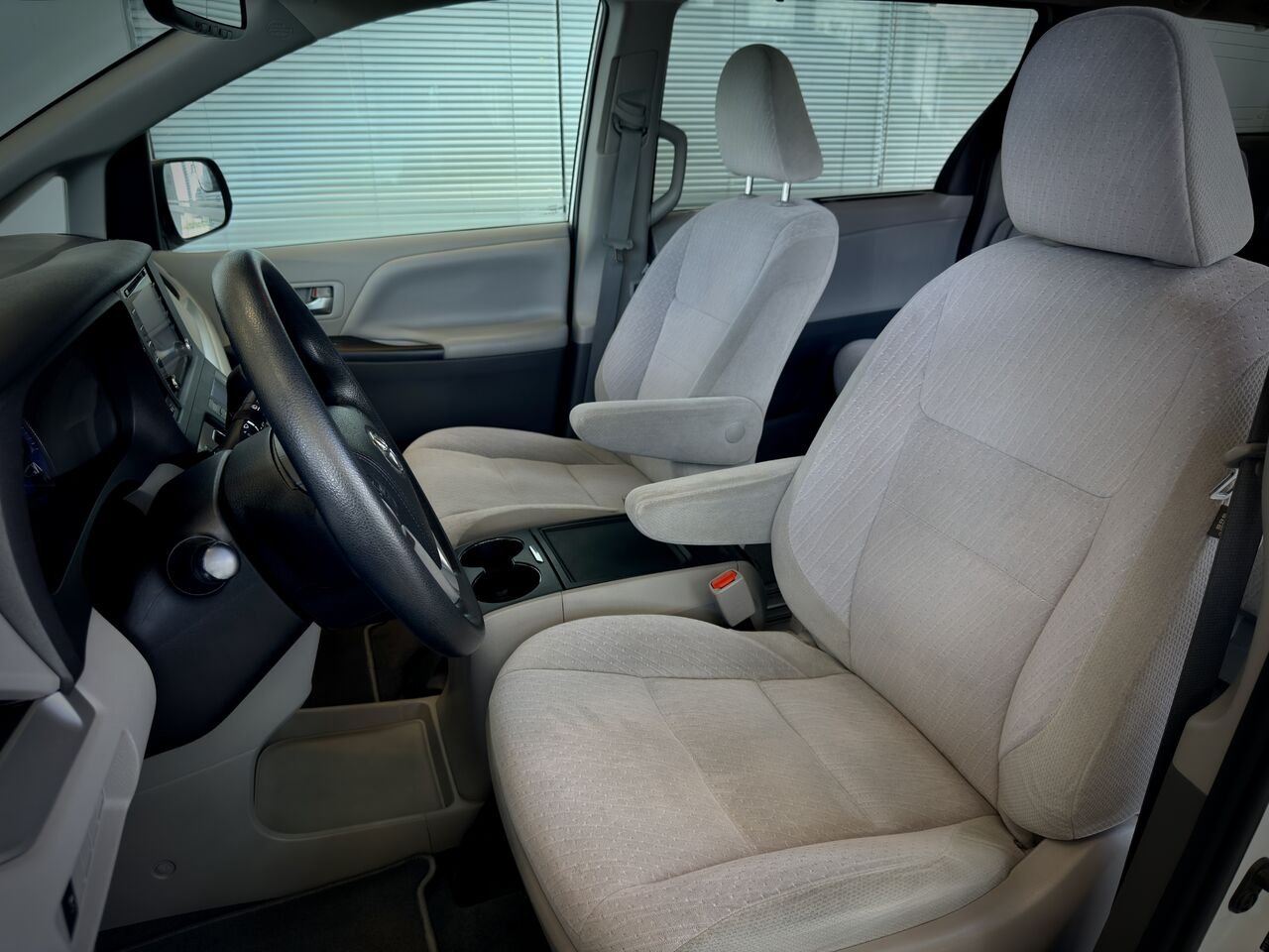 Toyota Sienna 2020 Blanc Notre-Dame-des-Prairies - photo #17