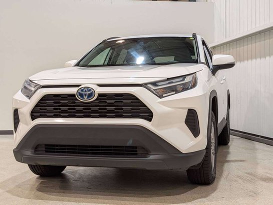 2022 Toyota RAV4 White