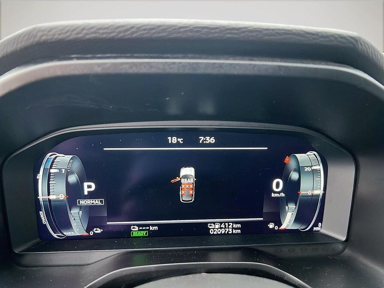 2024 Mitsubishi Outlander Plug-In Hybrid Red Québec - photo #12