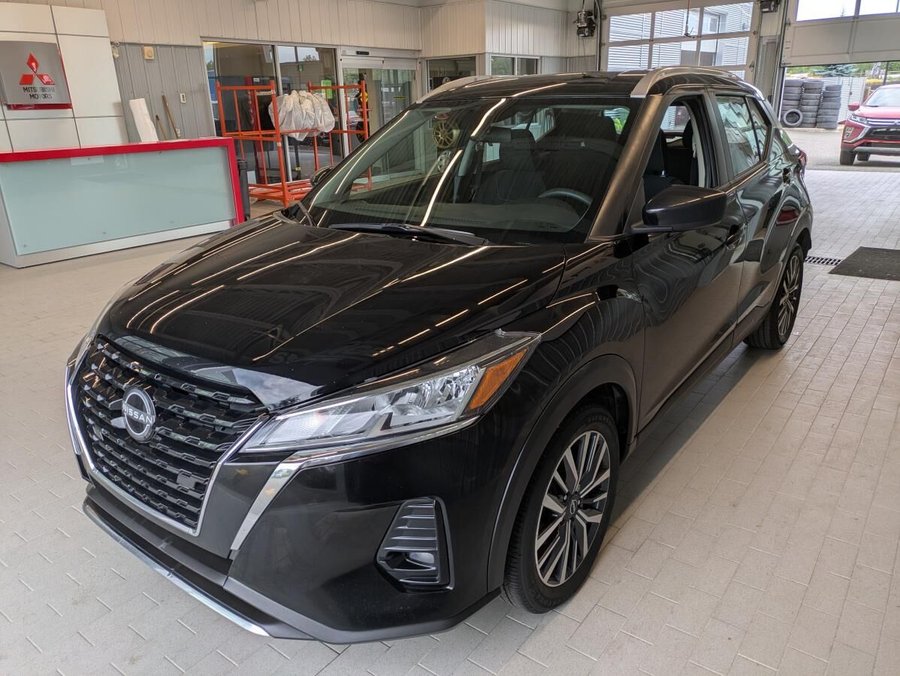 2022 Nissan Kicks SV FWD Black