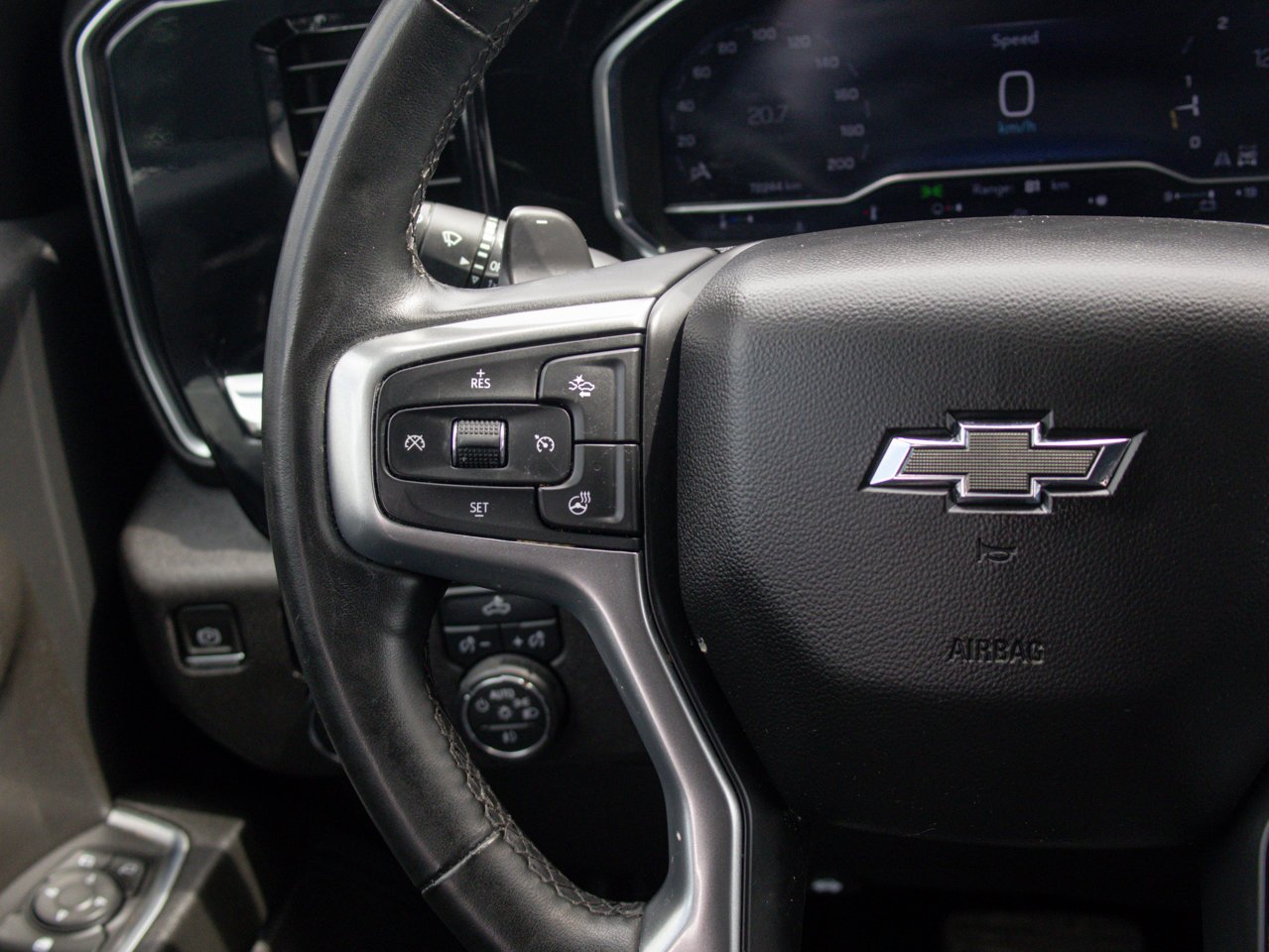 2024 Chevrolet Silverado 1500 4WD Crew Cab 147 RST White Sherwood Park - photo #21