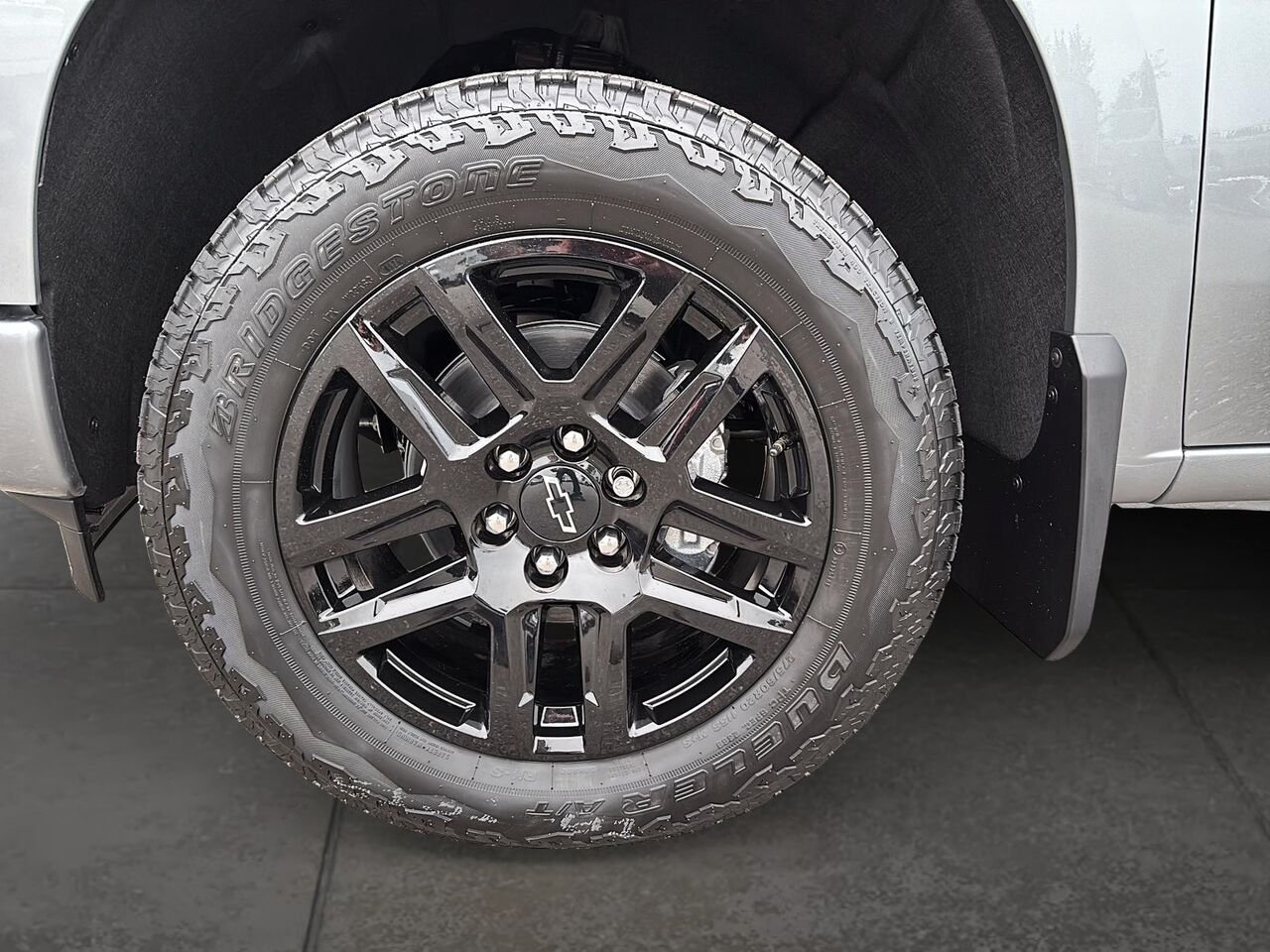 Chevrolet Silverado 1500 RST cabine multiplace 4RM 157 po 2026 GRIS STERLING METALLISE Saint-Hyacinthe - photo #5