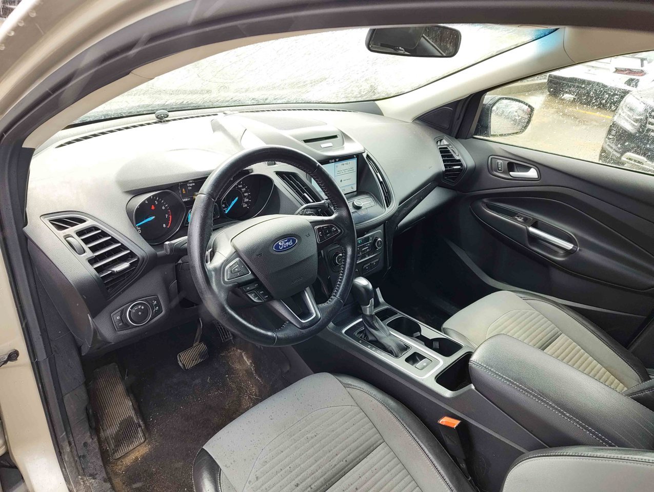 2017 Ford Escape 4WD 4dr SE White Gold Sherwood Park - photo #6