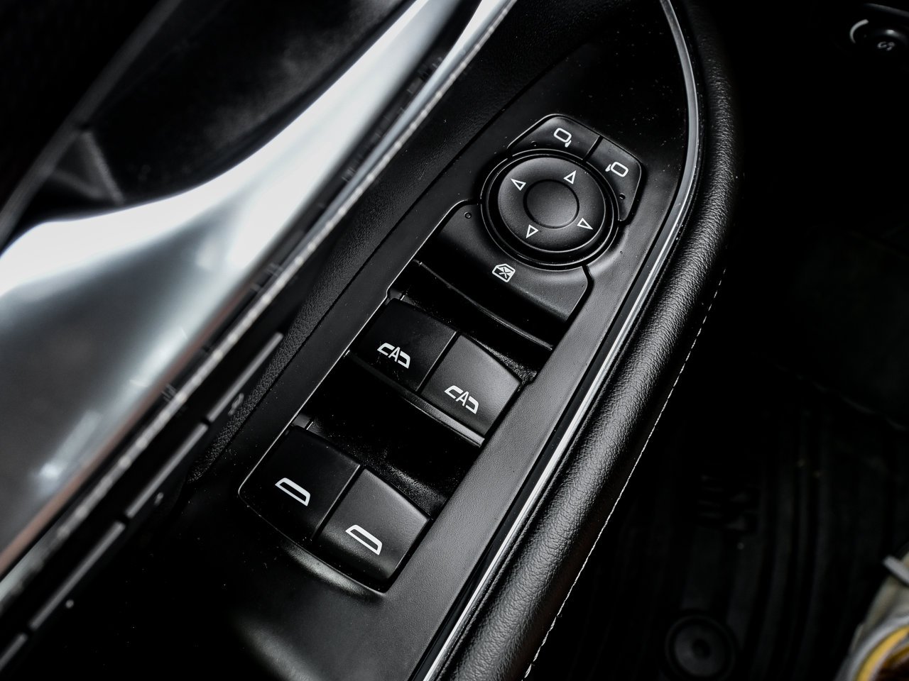 2023 Buick Envision AWD 4dr Essence White Sherwood Park - photo #19