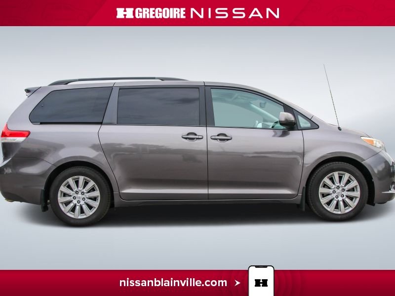 2013 Toyota Sienna Grey Saint-Eustache - photo #10