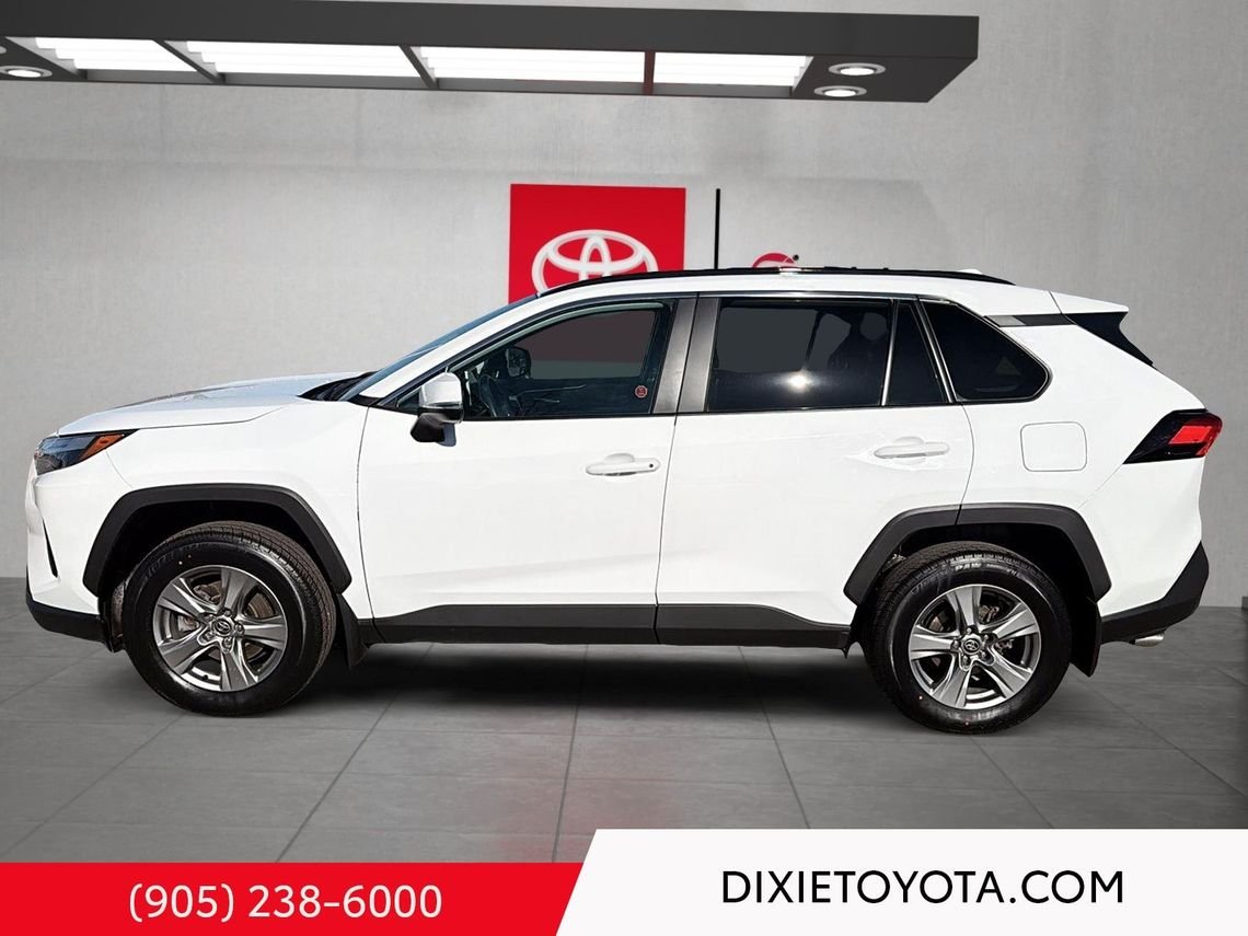 2024 Toyota RAV4 Power Sunroof, Heated Seats, Alloy Wheels, Heated Steering Wheel, Bluetooth White Mississauga - photo #12