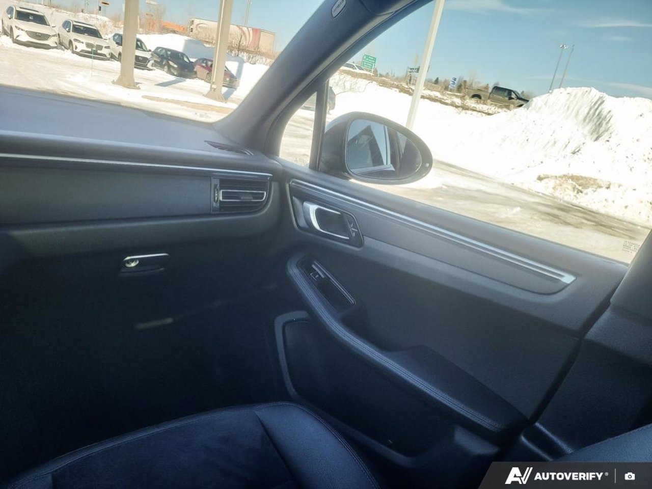 2021 Porsche Macan WP1AA2A50MLB05924 Black Mirabel - photo #27