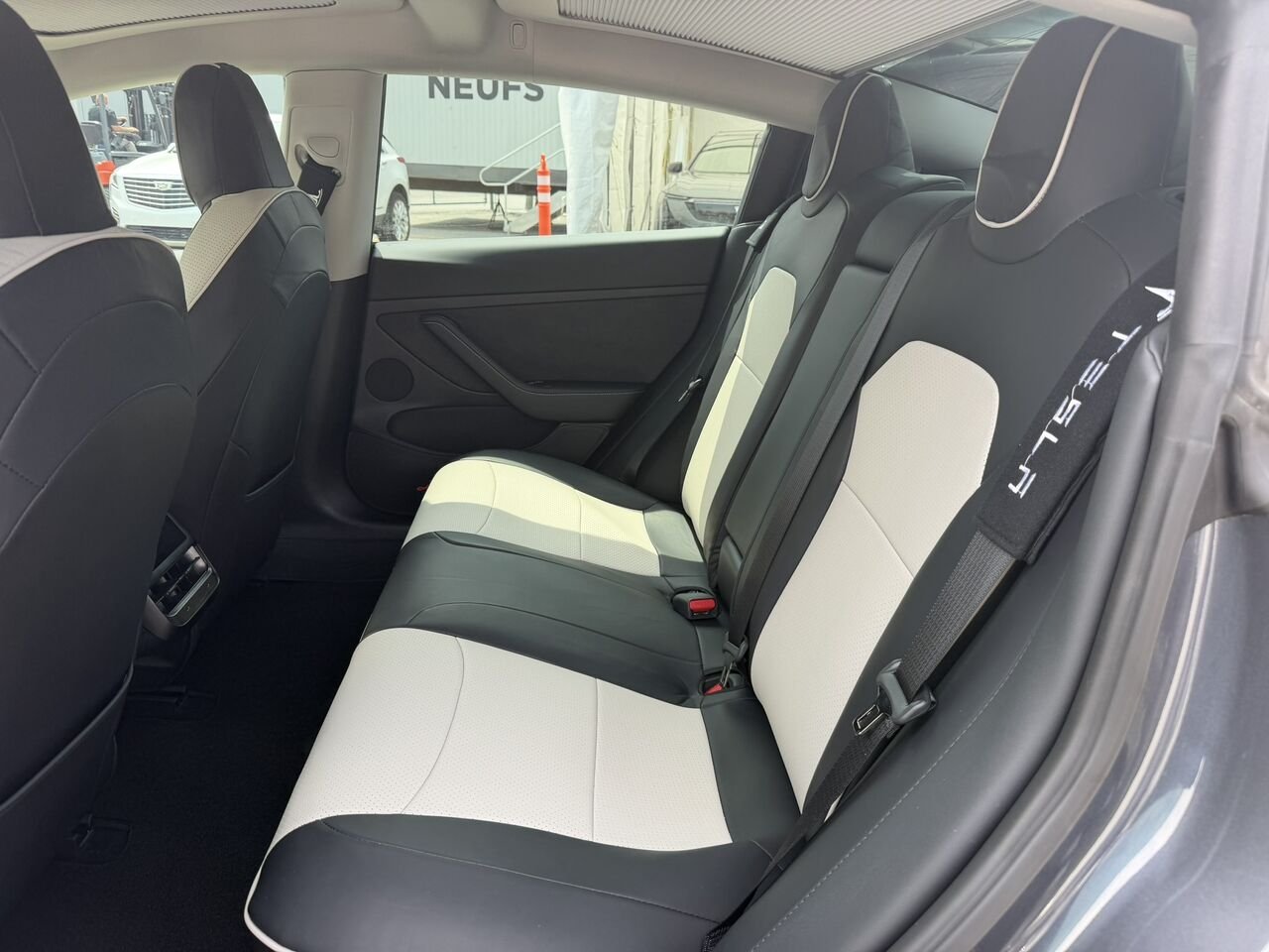 Tesla Model 3 CARBONE 2023 Argent Laval - photo #16