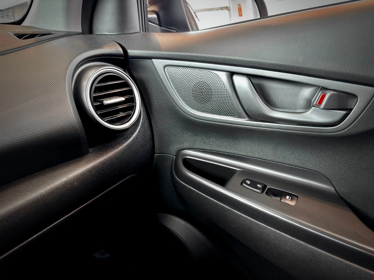 Hyundai Kona électrique 2021 Blanc Notre-Dame-des-Prairies - photo #30