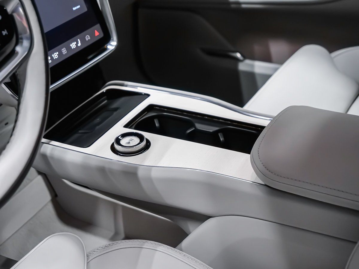 2025 Volvo EX90 ULTRA Grey Montreal - photo #12