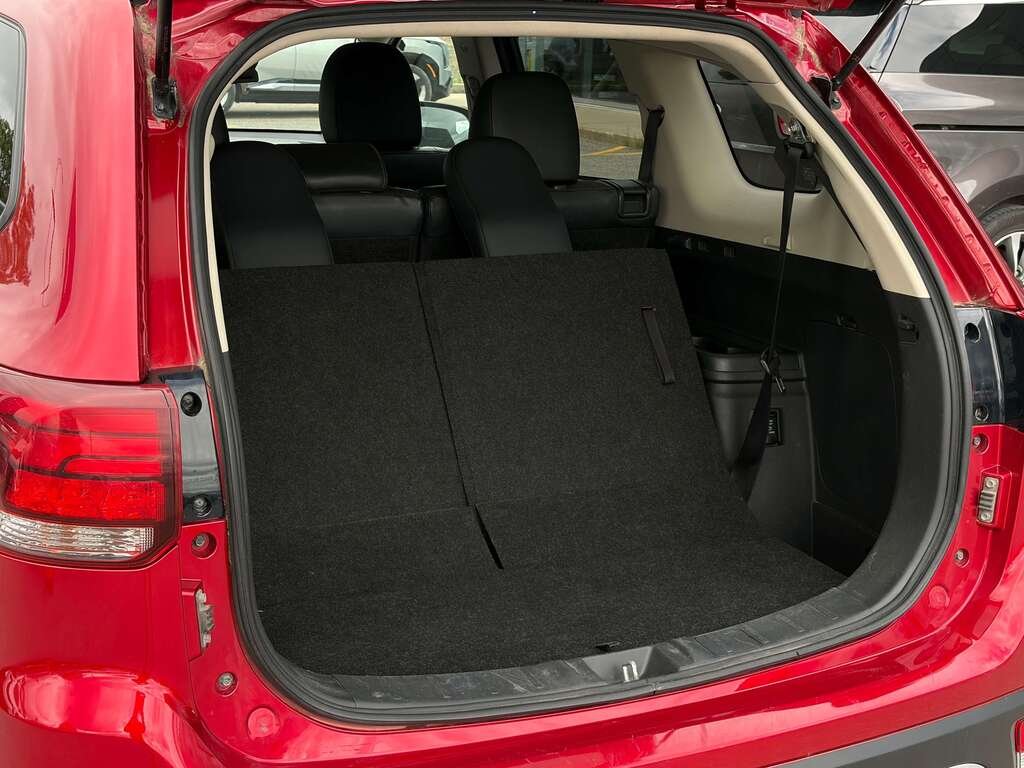 2020 Mitsubishi Outlander Red Gatineau - photo #20