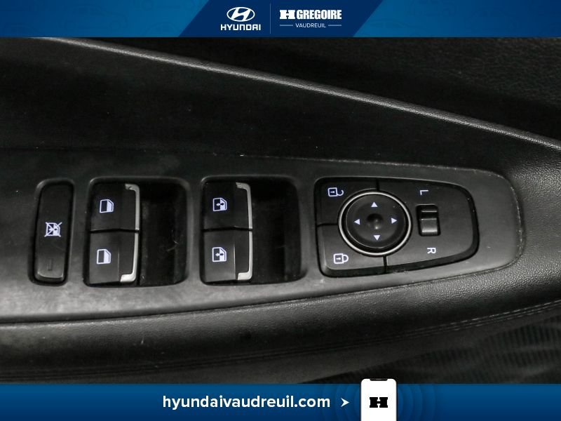 2020 Hyundai Santa Fe White Blainville - photo #16