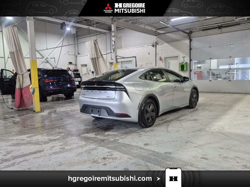 2024 Toyota Prius Silver Blainville - photo #8