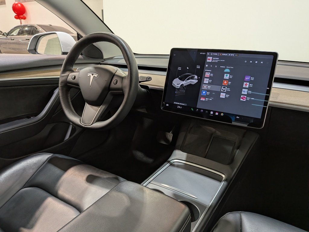 Tesla Model 3 Standard Range RWD *Ltd Avail* 2021 Rouge Val-David - photo #17