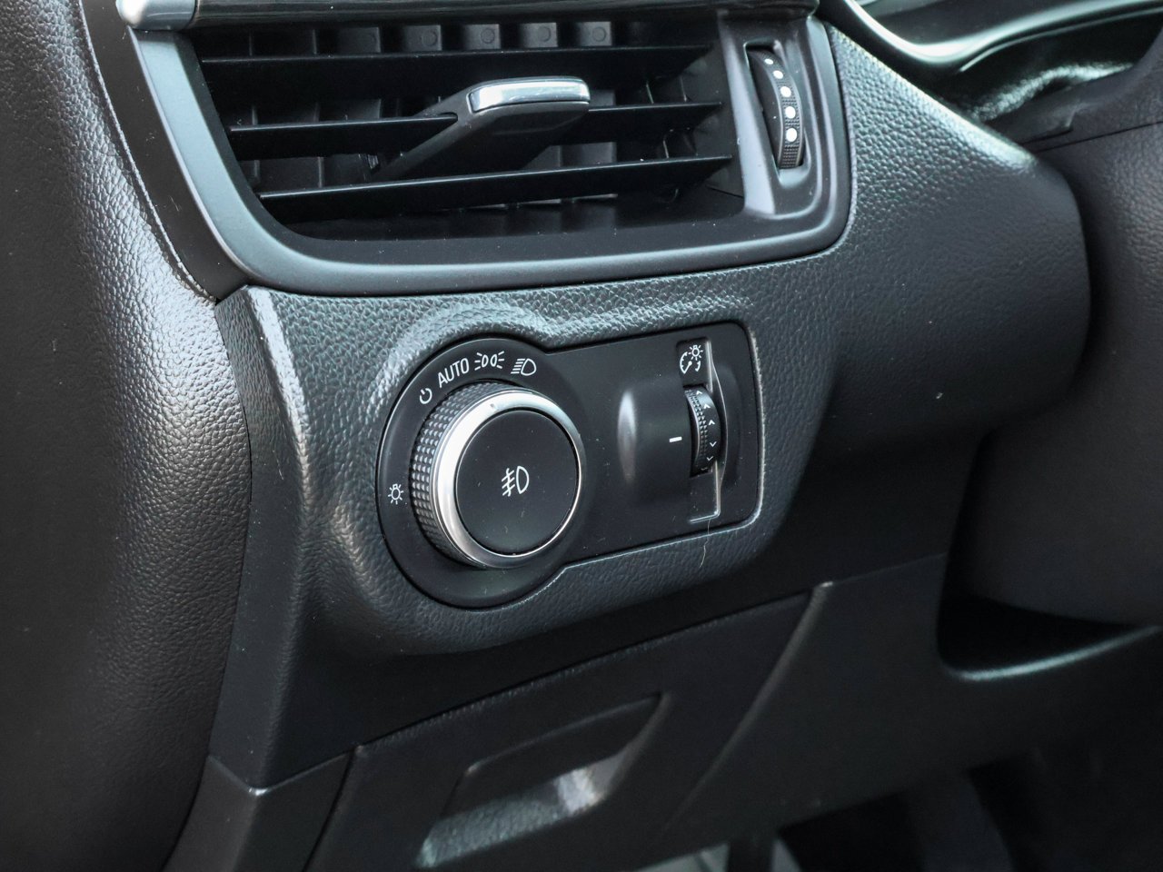 2017 Buick Envision AWD 4dr Premium I Red Sherwood Park - photo #20