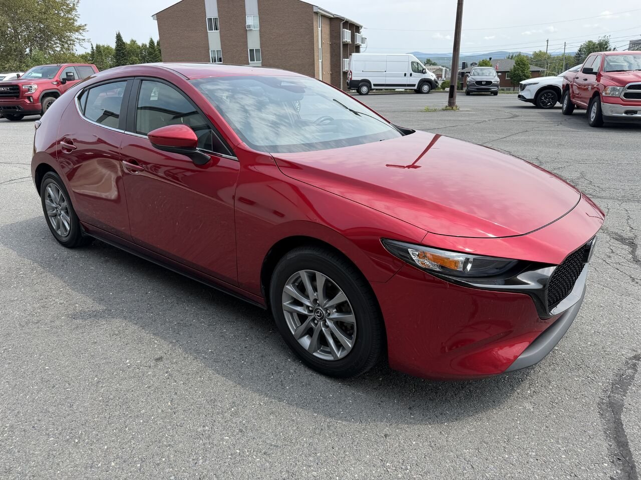2025 Mazda Mazda3 Sport Red Lac Mégantic - photo #6