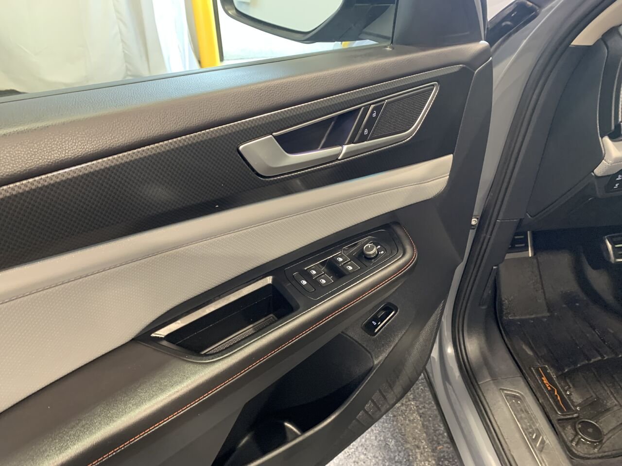 Volkswagen Atlas PEAK EDITION REMORQUAGE 5000LBS+CUIR+TOIT PANO 2025 Gris Châteauguay - photo #31