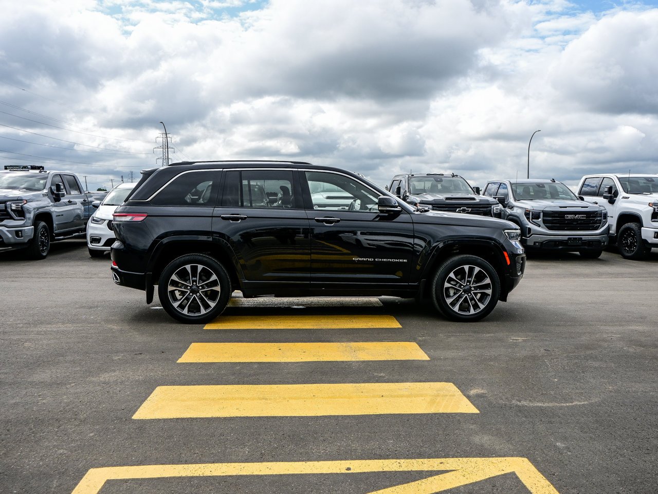 2023 Jeep Grand Cherokee Overland 4x4 Black Sherwood Park - photo #14