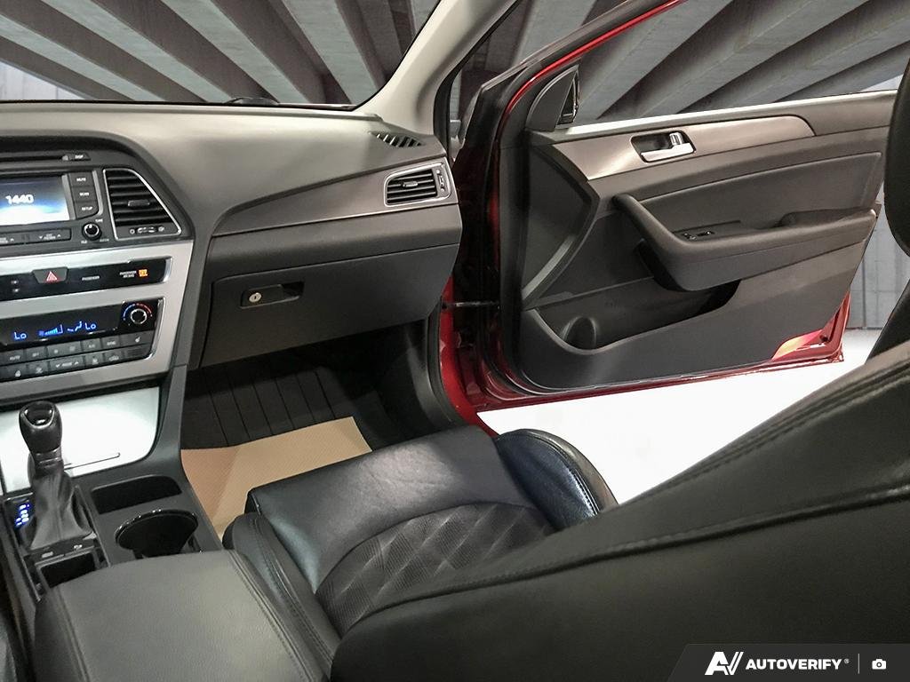 2015 Hyundai Sonata 2601515A | 2.4L Sport Red Edmonton - photo #24