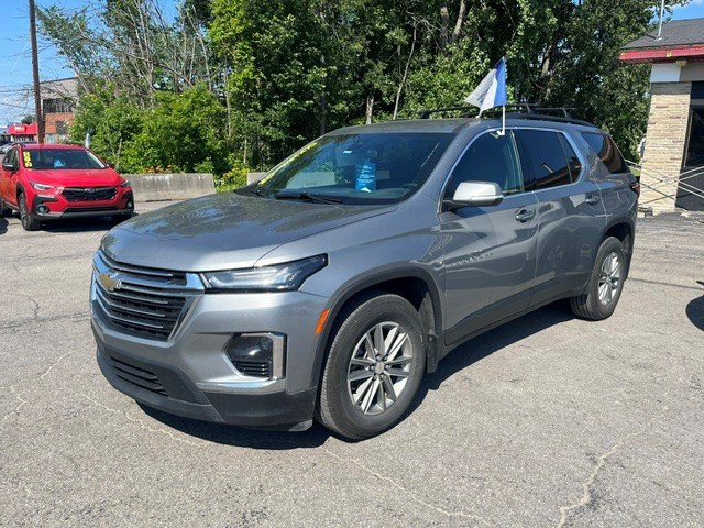 Chevrolet Traverse LT tissu 4 portes TI avec 1LT 2023 Gris