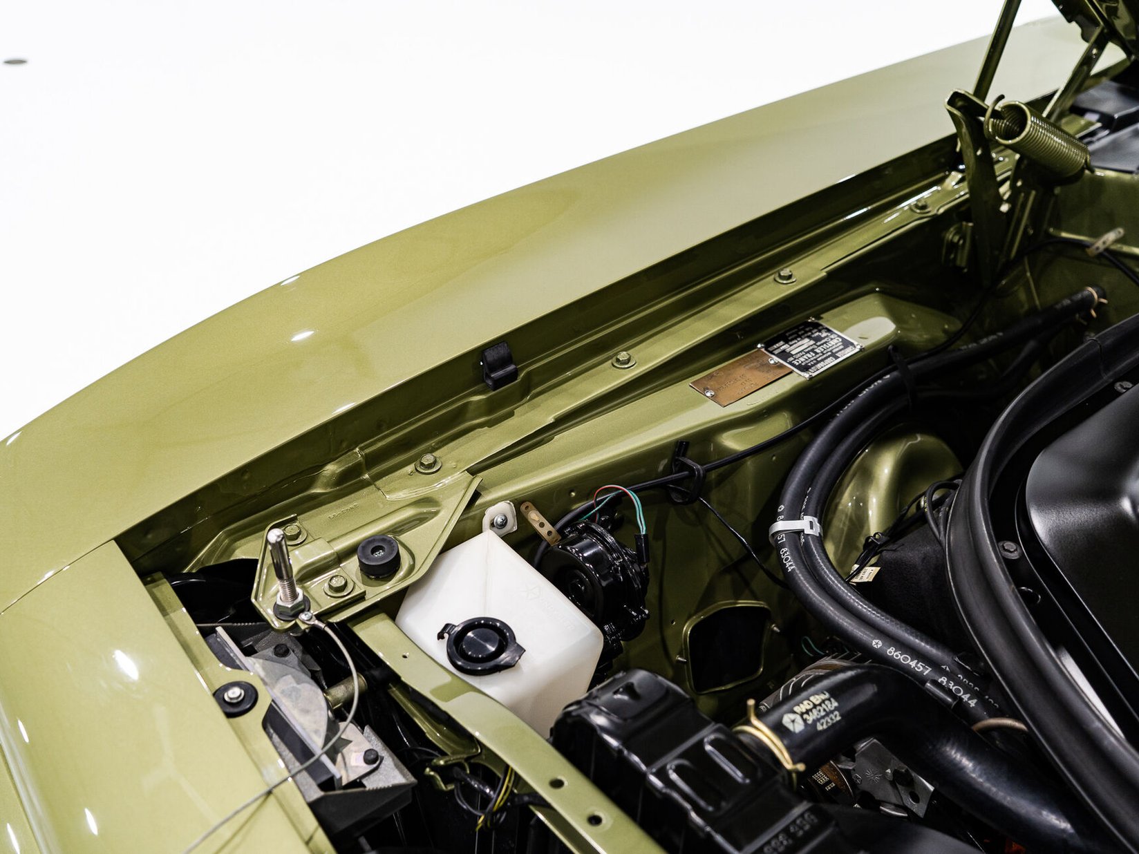 1970 Plymouth HEMI Cuda 1 de 3 Exemplaires Utilisés par la Division Course de Chrysler France **PRIX EN USD** Green Montreal - photo #51