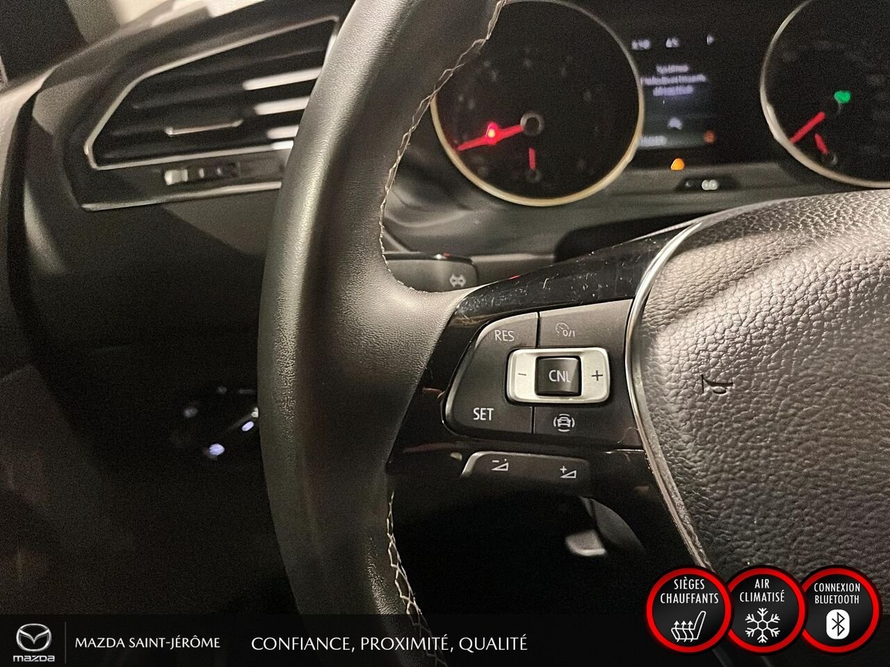 2021 Volkswagen Tiguan Grey Ste-Agathe des Monts - photo #14