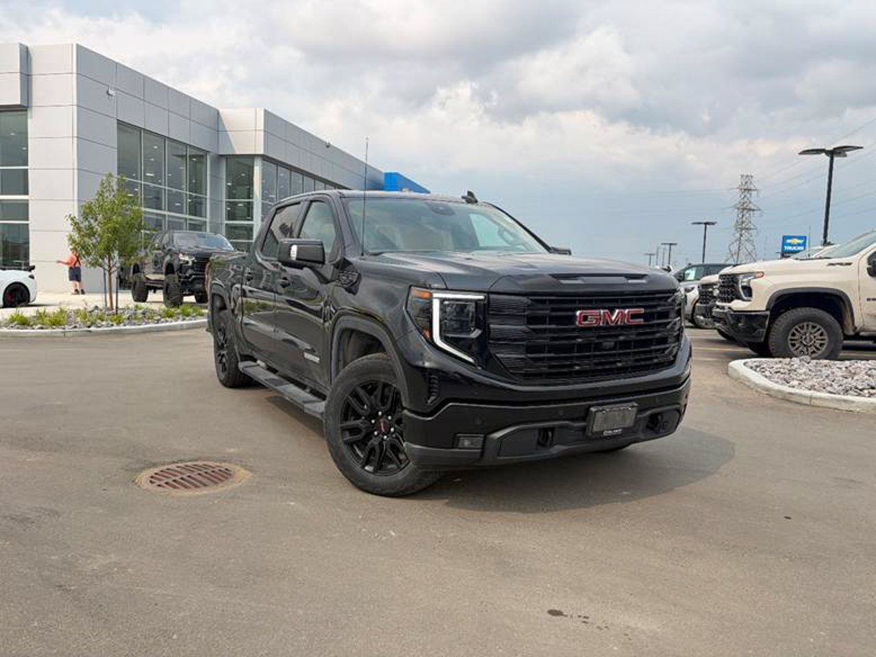 2024 GMC Sierra 1500 4WD Crew Cab 147 Elevation Black Sherwood Park - photo #1