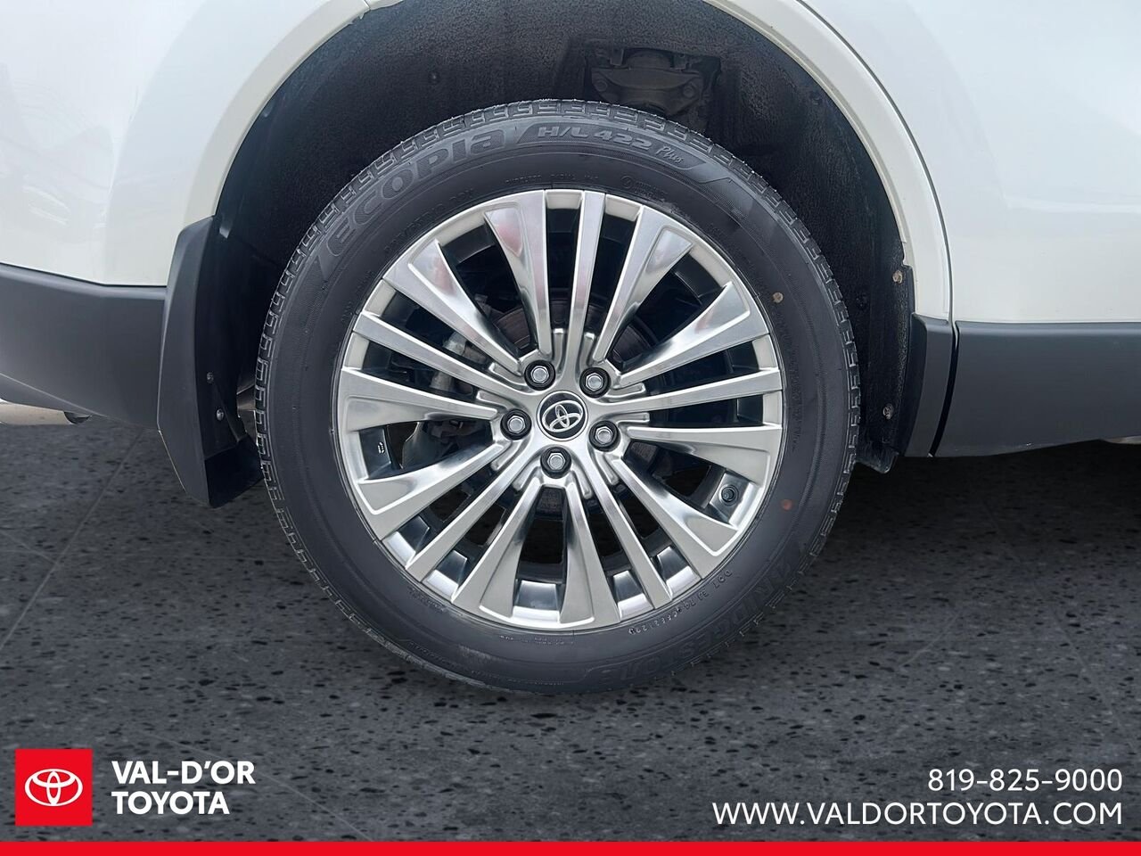 Toyota Venza XLE TI 2022 Blizzard nacré Val-d'Or - photo #5