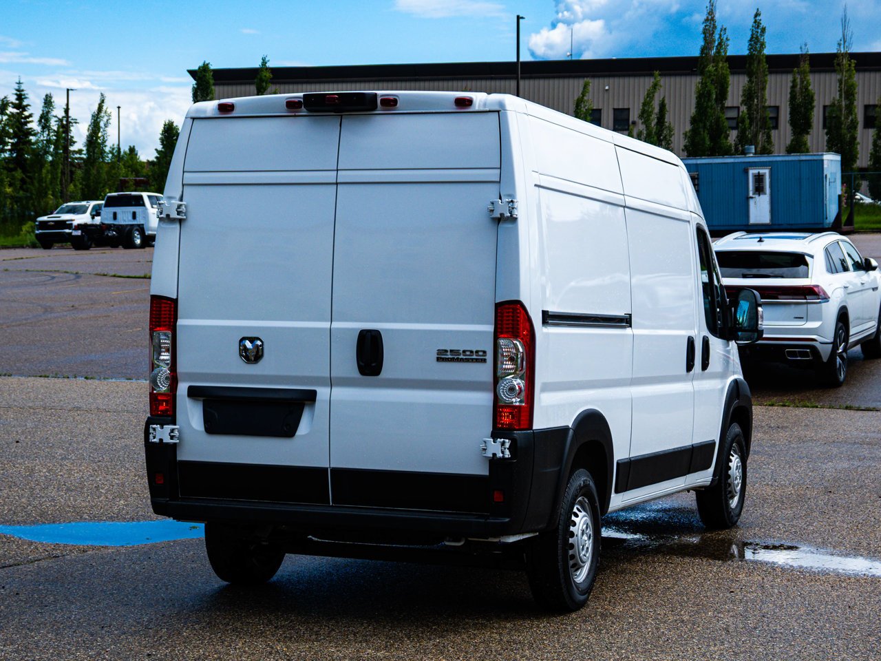2025 Ram ProMaster Cargo Van SLT 2500 High Roof 136 WB White Sherwood Park - photo #12