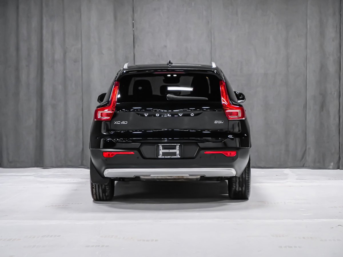 Volvo XC40 B5 CORE BRIGHT CLIMATE 2025 Noir Montréal - photo #4