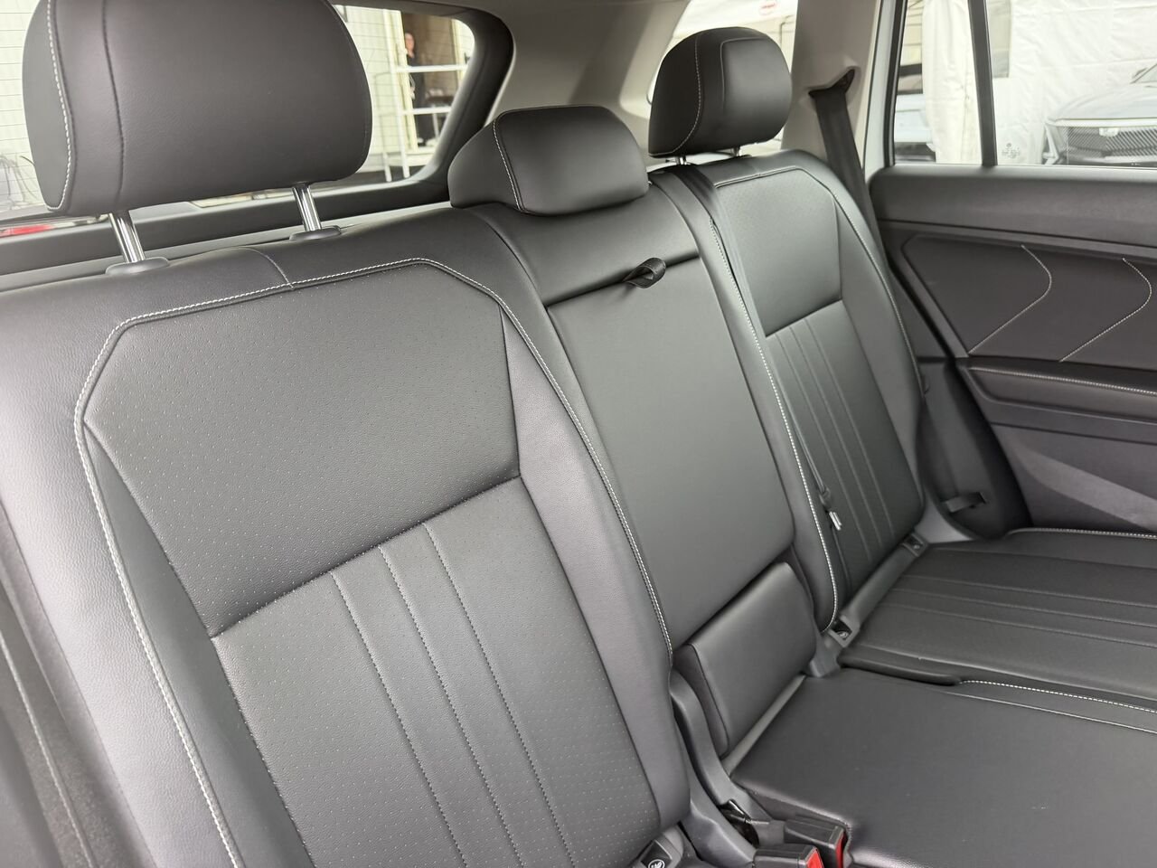 2024 Volkswagen Tiguan Comfortline 4MOTION White Laval - photo #15