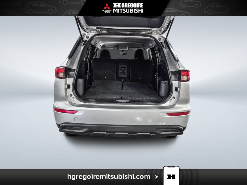2022 Mitsubishi Outlander Grey Laval - photo #29