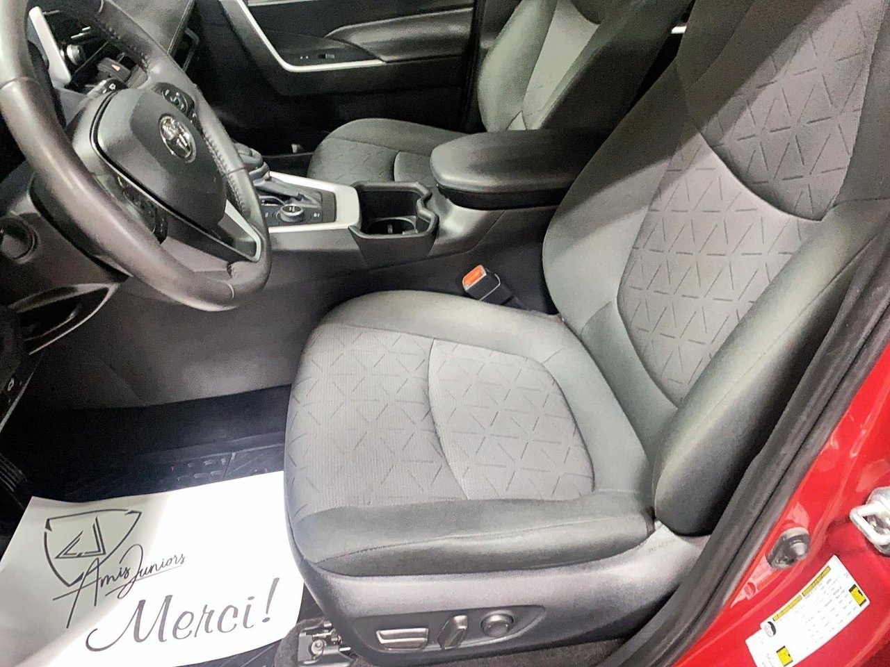 Toyota RAV4 NIV 2T3RWRFV5PW183396 2023 Rouge Chicoutimi - photo #9