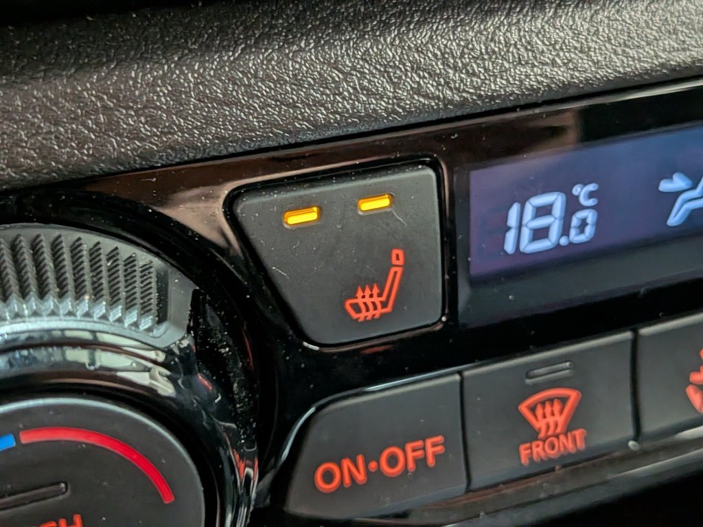 2024 Nissan Kicks SV FWD Grey Val-David - photo #2