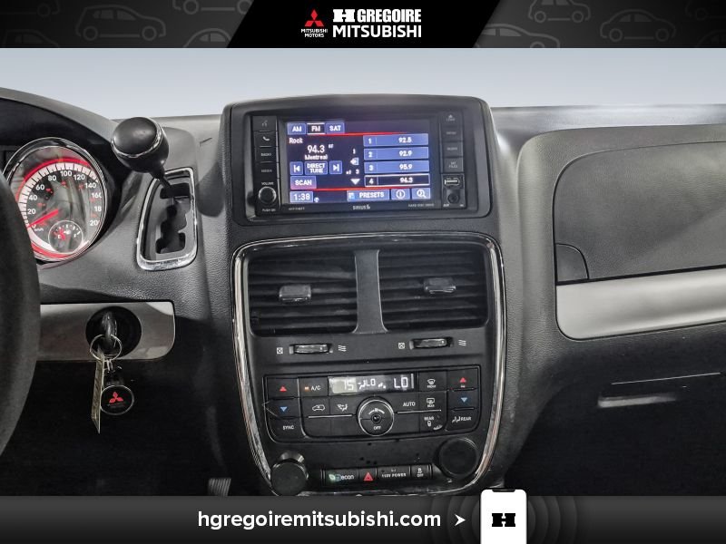 2016 Dodge GR Caravan Red Saint-Eustache - photo #25