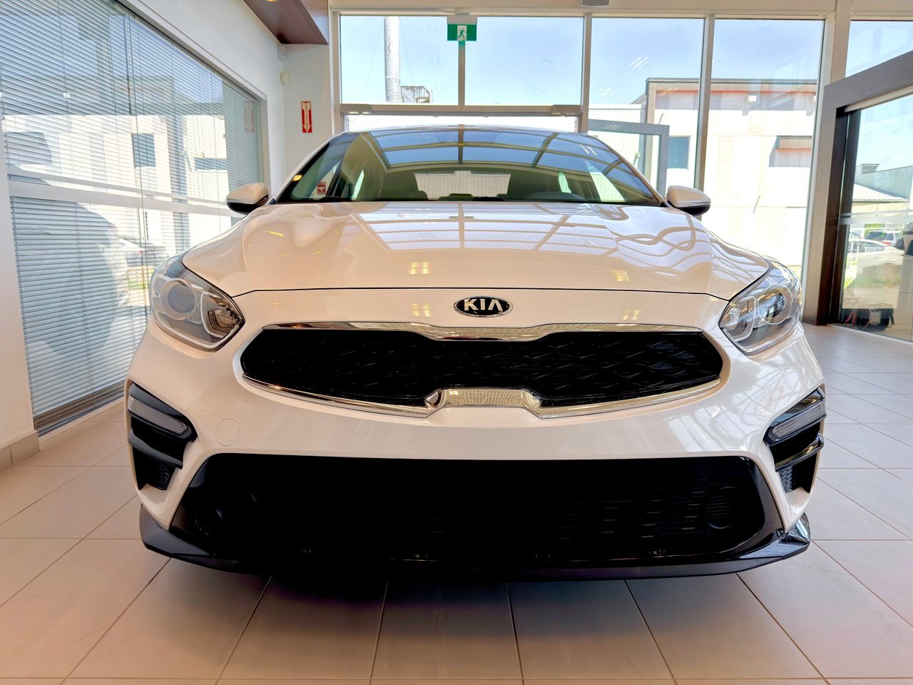 2020 Kia Forte White Notre-Dame-des-Prairies - photo #5