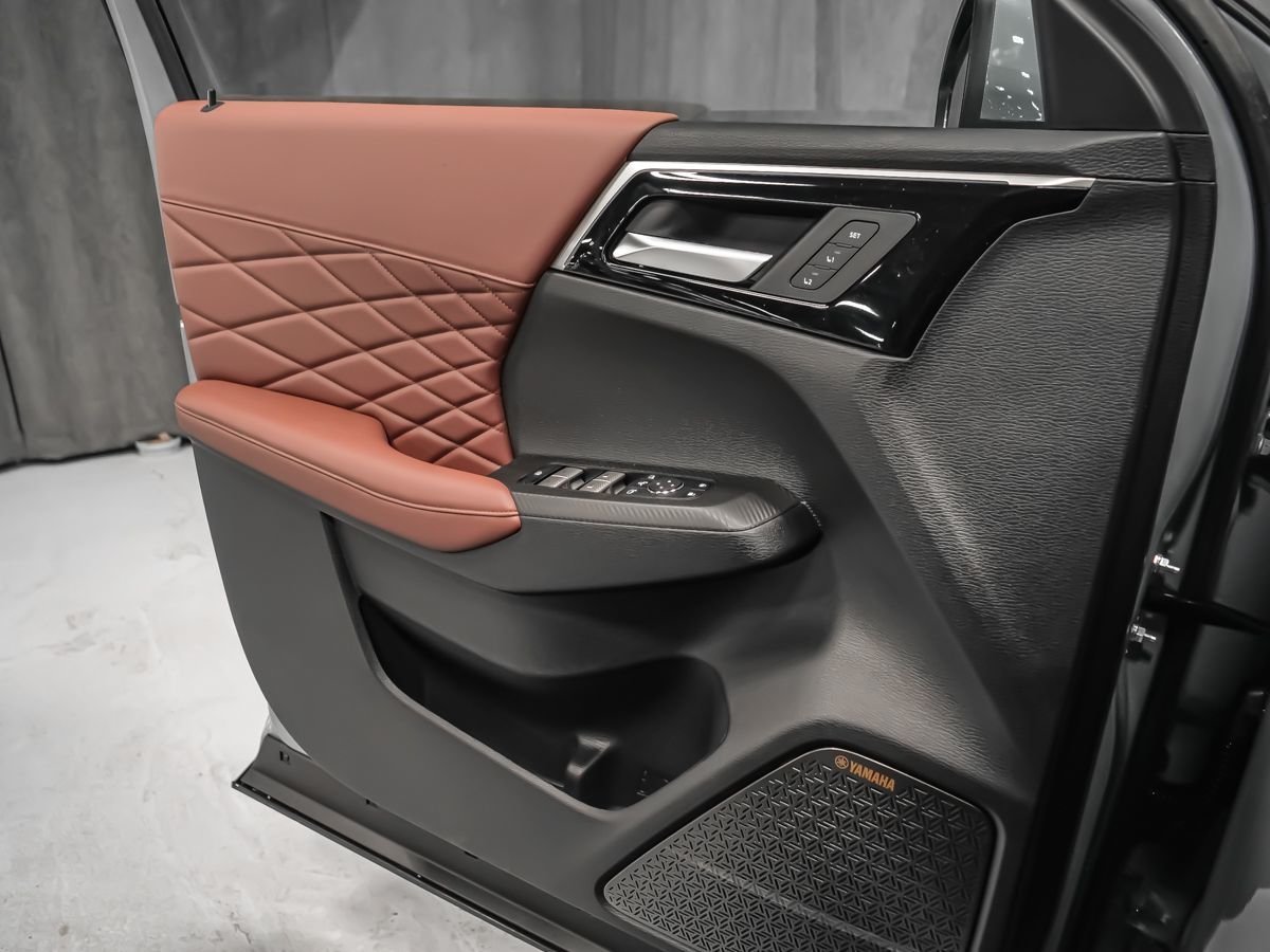 2026 Mitsubishi Outlander Plug-In Hybrid GT Black Diamond Premium Finish Montreal - photo #18