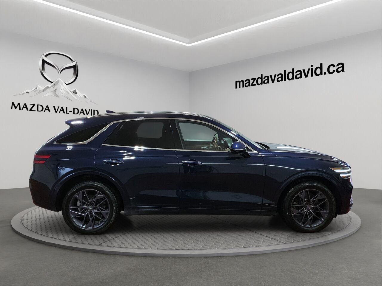 2022 Genesis GV70 2.5T Advanced Plus TI, toit ouvrant panoramique, navigation, sièges fonction mémoire, volant Blue Val-David - photo #3